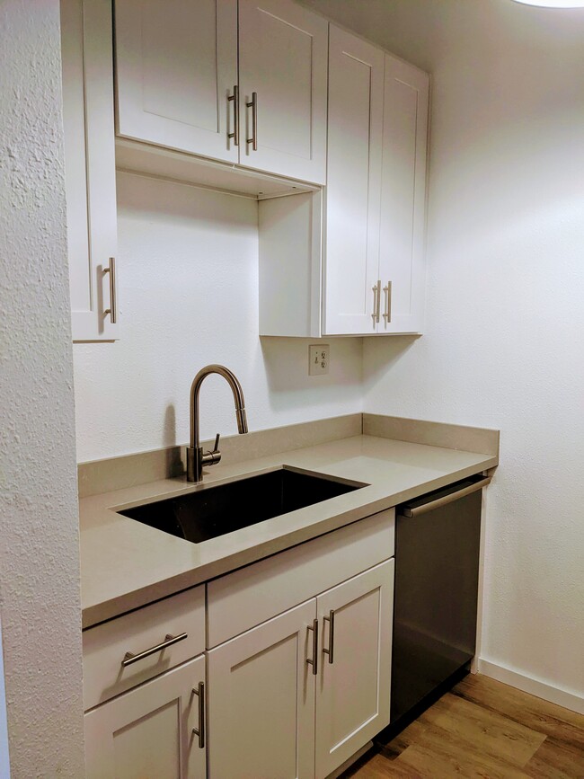 Foto del edificio - 417 E Pine St