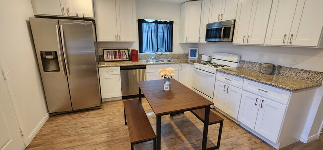 Building Photo - 3727 S La Salle Ave