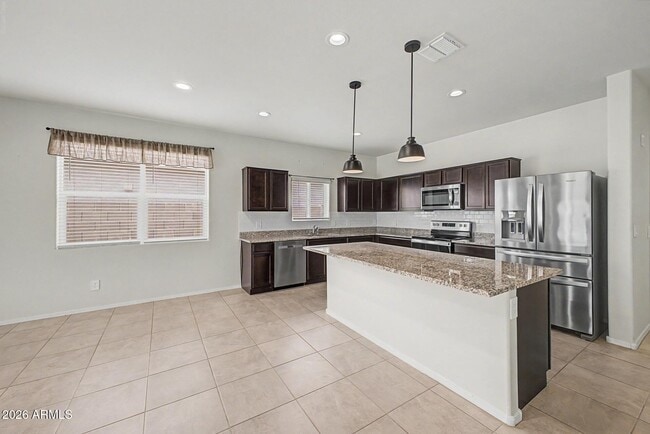 Foto del edificio - 18363 W Whispering Wind Dr