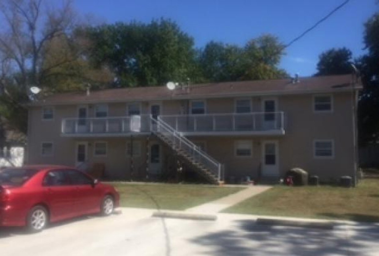 Primary Photo - 8 S Saint Clair St