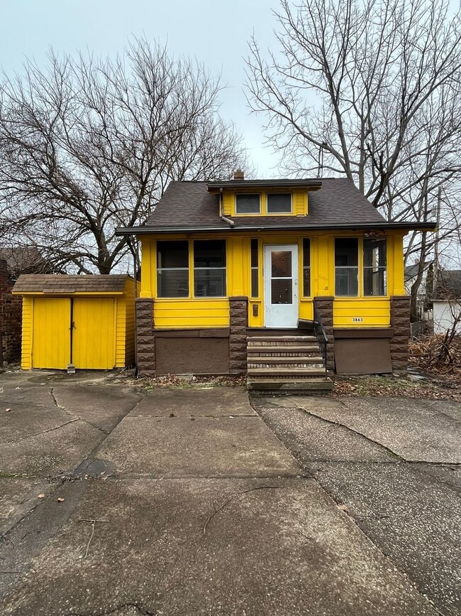 Building Photo - 3865 W 16th St