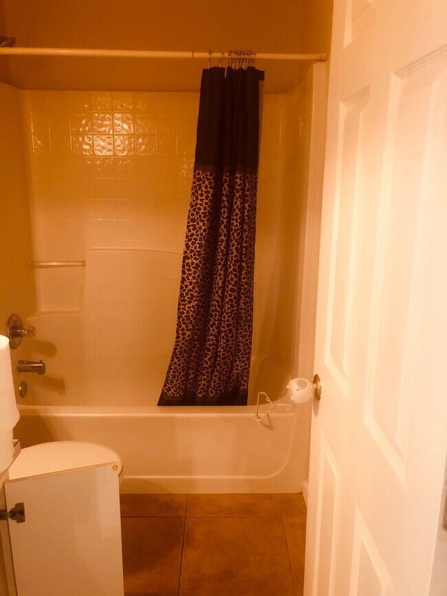 Foto del edificio - 3-Bedroom, 2-Bathroom Home in Kissimmee