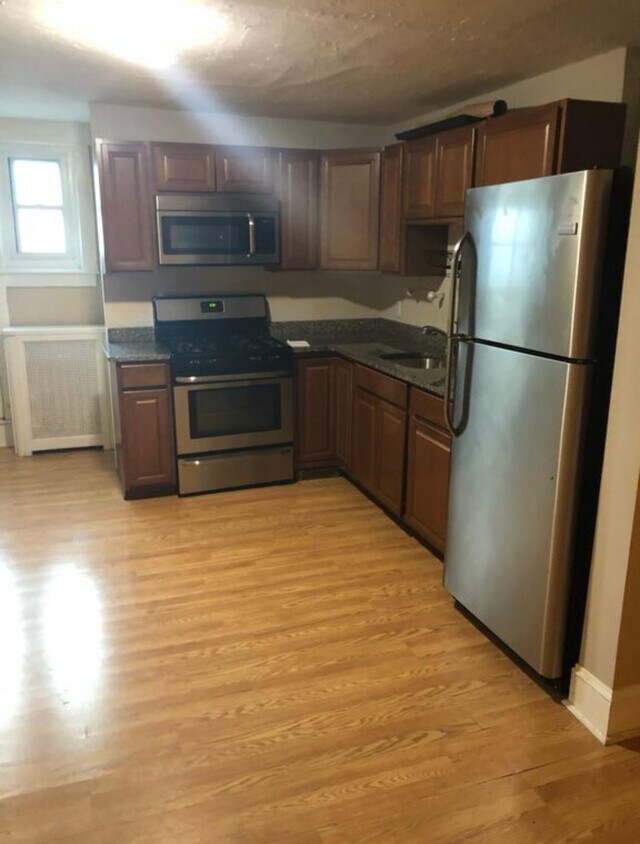 Primary Photo - 103 N Narberth Ave