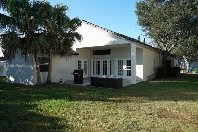 Foto del edificio - 658 Stanton Dr