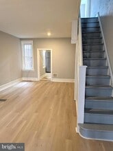 Building Photo - 123 N Peach St