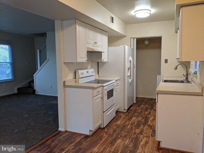 Building Photo - 2404 Ferrell Ct