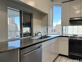 Building Photo - 1212 Nuuanu Ave