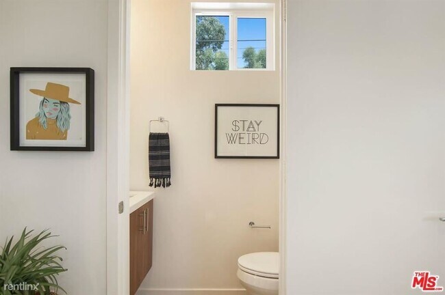 Foto del edificio - 1933 Griffith Park Blvd