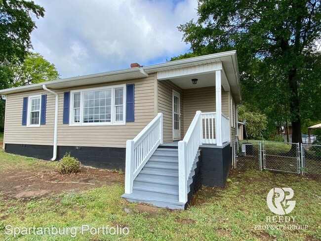 Building Photo - 2 br, 1 bath House - 20 John Dodd Road