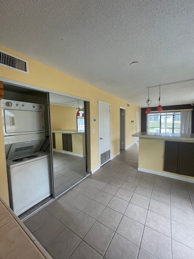 Foto del edificio - 1 Bed 1 Bath | Central Air | Community Pool | Section 8 Welcome