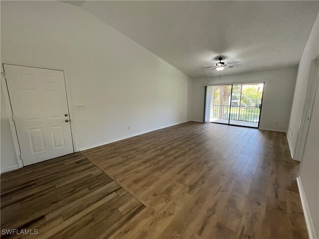 Foto del edificio - 2190 Arbour Walk Cir