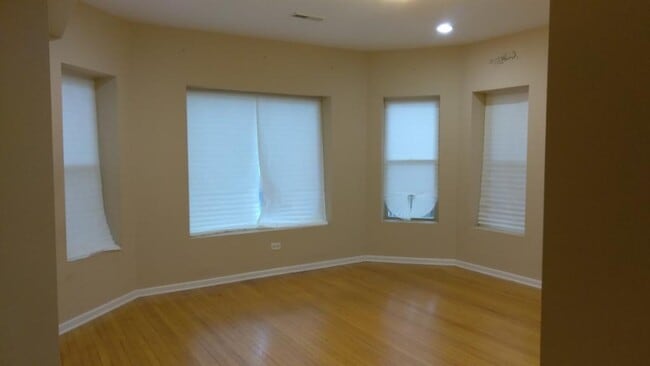 Foto del edificio - 6945 S Dorchester Ave