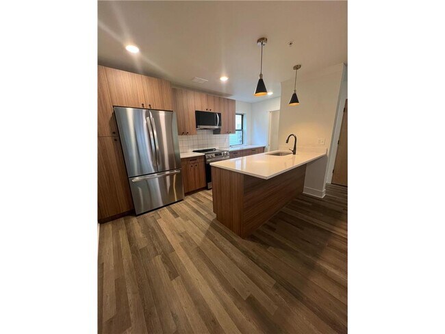 Foto del edificio - 137 W 46th St