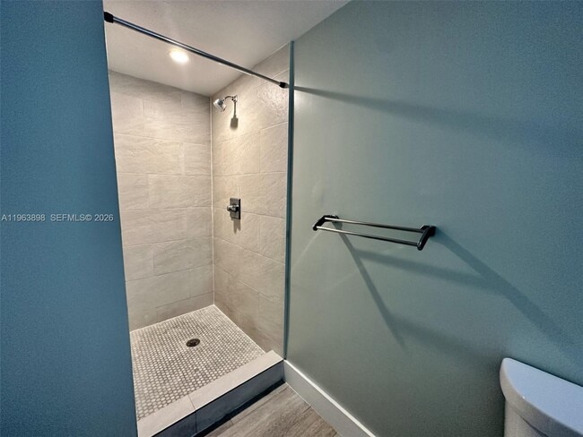 Building Photo - 1100 10th St