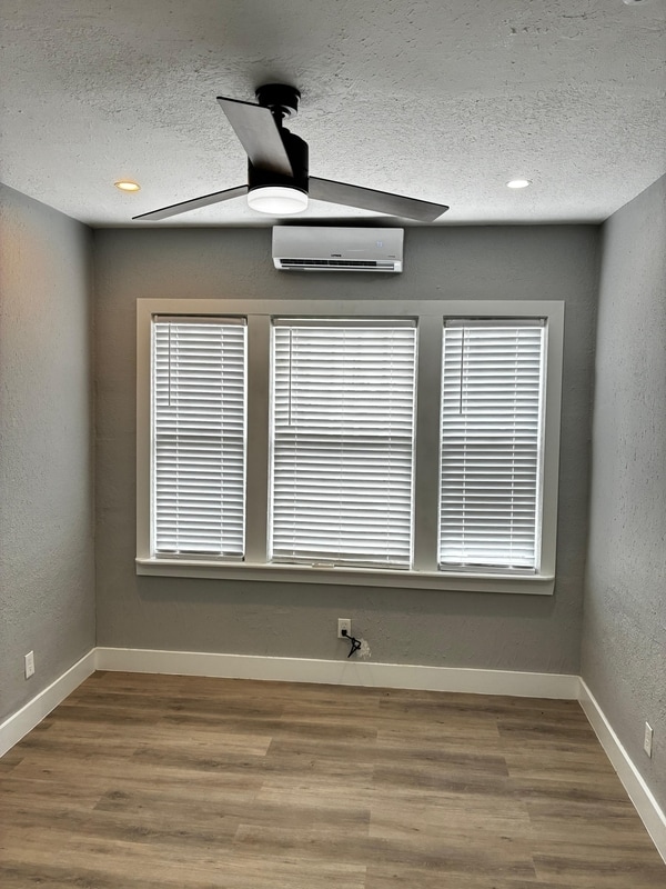 Building Photo - 2738 Riverside Ave