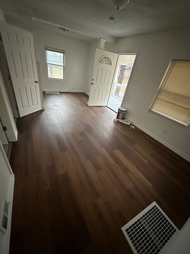 Foto del edificio - 4904 Brooklyn Ave