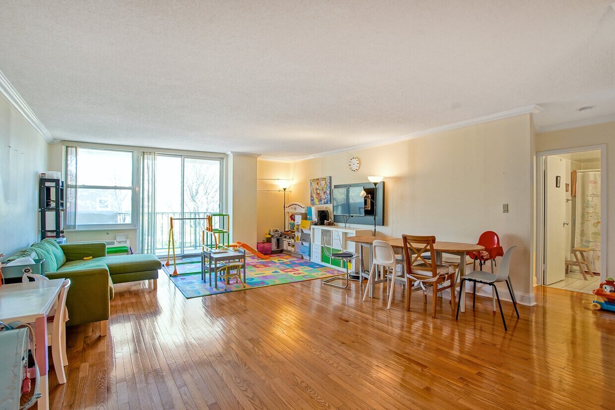 100 Grand Cove Way Unit 3L, Edgewater, NJ 07020 Condo for Rent in