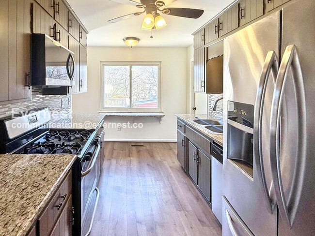 Foto del edificio - 6941 Suburban Terrace