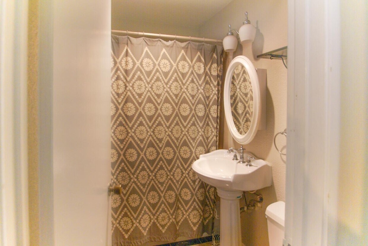 Foto principal - 1208 Capuchino Ave