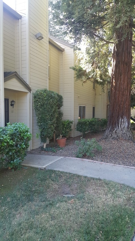 Primary Photo - 9117 Newhall Dr