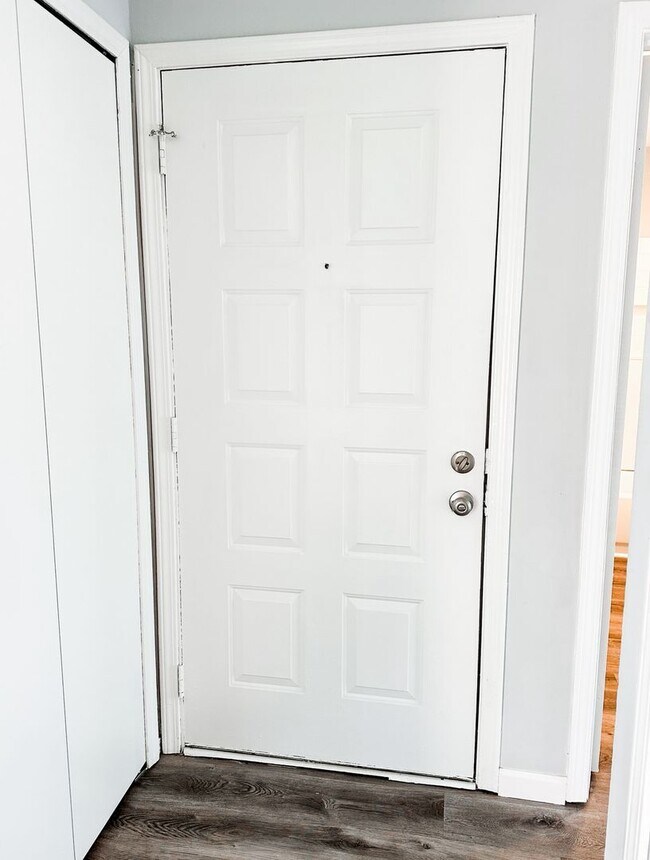 Foto del edificio - Renovated townhome in Great Alpharetta location