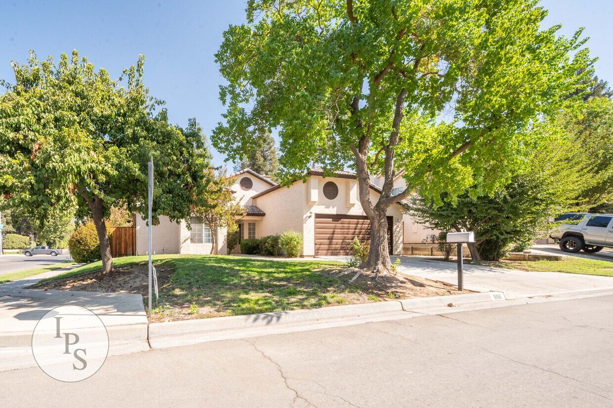 Primary Photo - North Fresno Home in CUSD, 3BR/2BA, Beauti...
