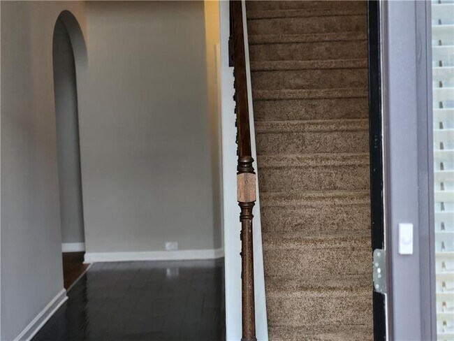 Foto del edificio - 4042 Villagewood Ln