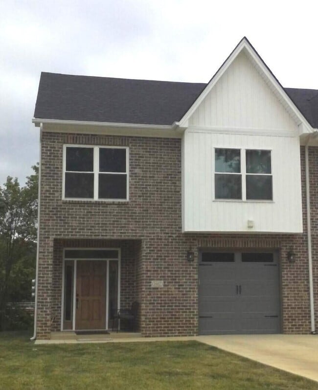 Building Photo - 1612 Higbee Mill Rd