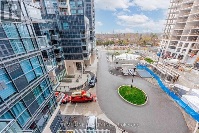 Building Photo - 30 Meadowglen Pl