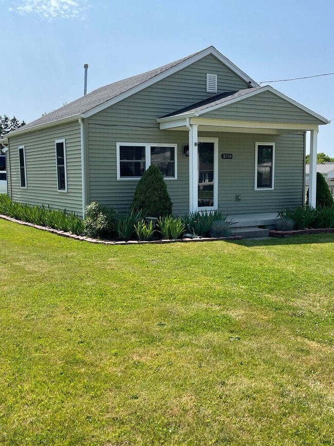 Building Photo - Super Cute 2 Bedroom 1.5 bath home for Rent!
