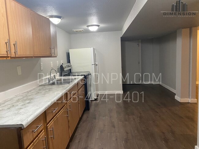 Building Photo - 825 S 176th St