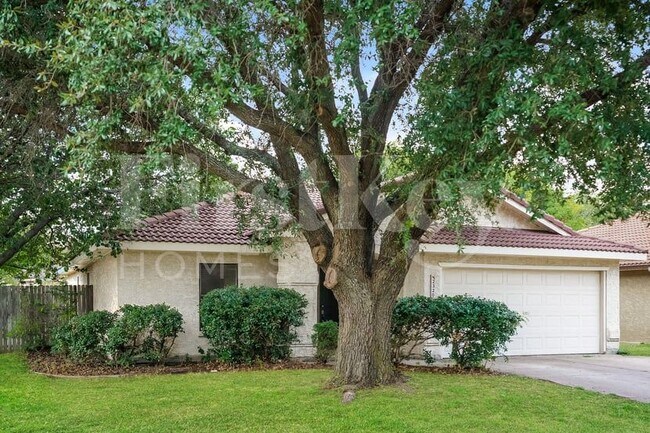 Building Photo - 2320 Sundrop Ct