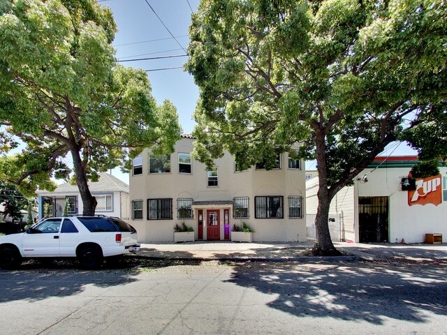 Building Photo - 3809 Penniman Ave