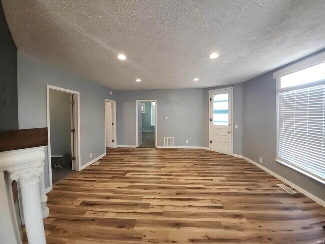 Foto del edificio - 503 W Walnut St