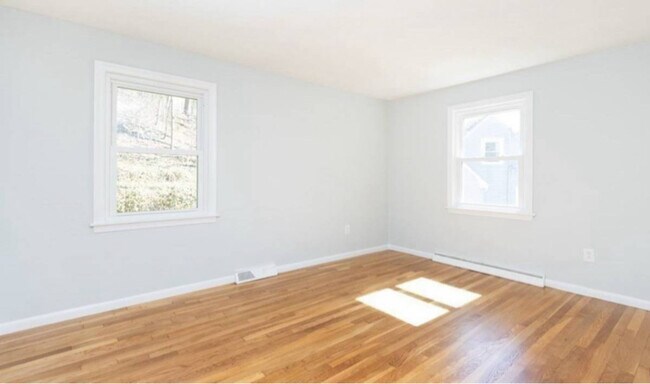 Building Photo - 548 Poplar St