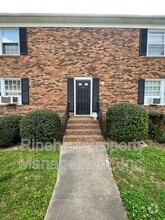 Building Photo - 1045 Meadow Dr