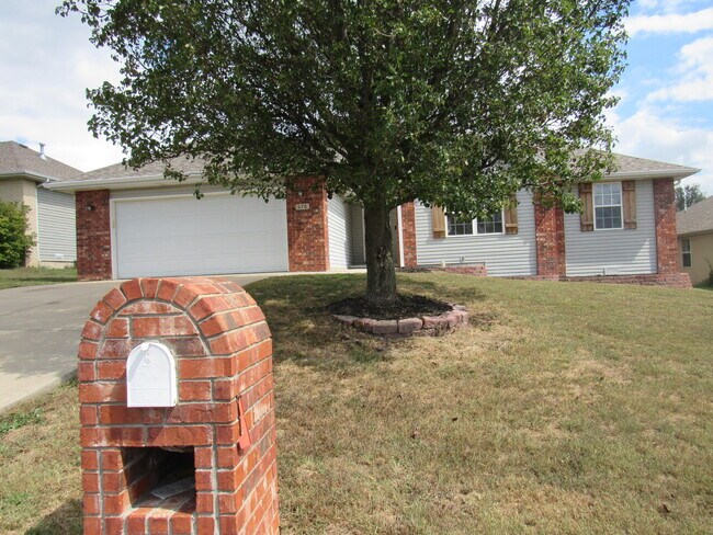 Building Photo - 576 S Kingsgate Ct