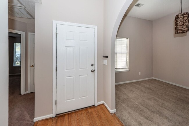 Foto del edificio - 3 Bedroom, 2 Bathroom Home in Whitehall - ...