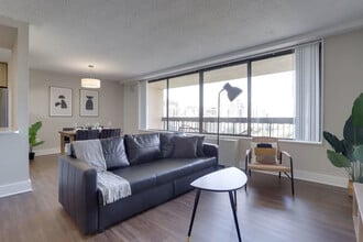 Building Photo - 1201 S Bell St