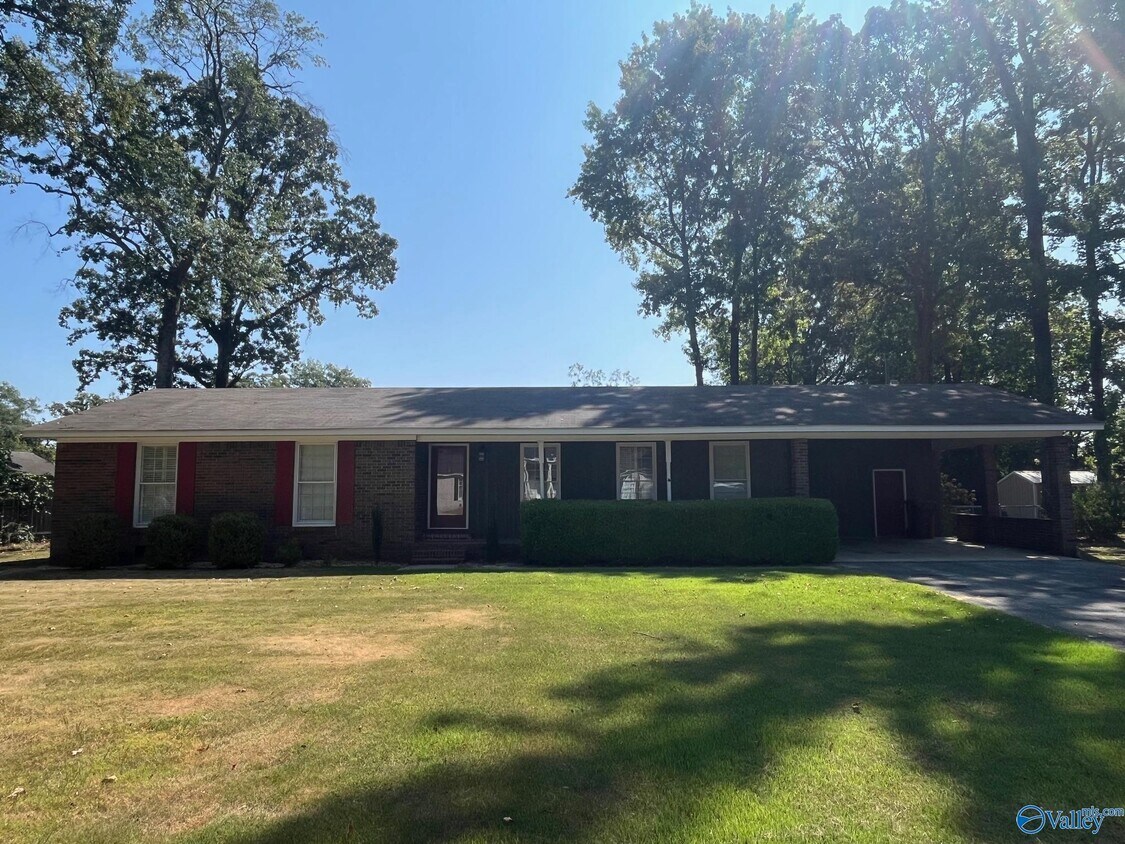 Primary Photo - 207 Montgomery Dr
