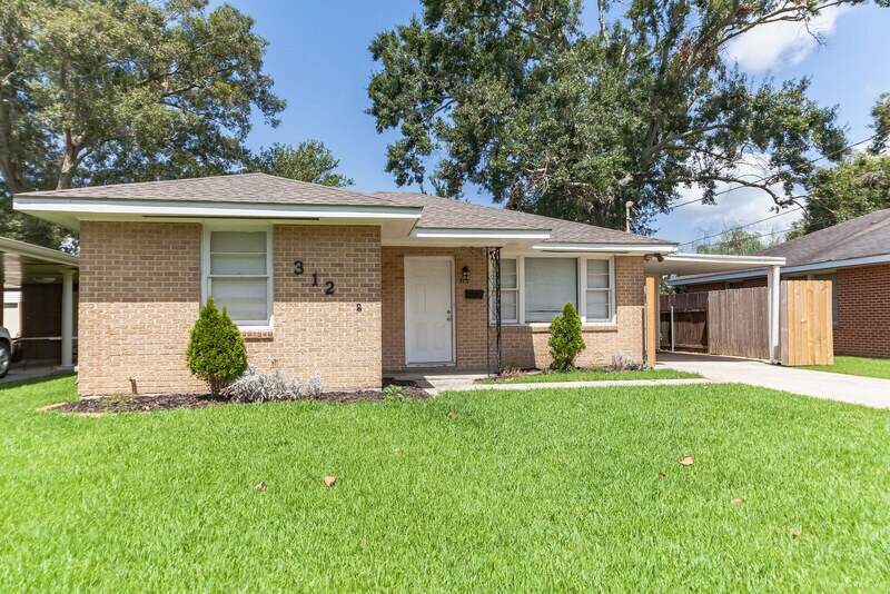 Primary Photo - 312 N Bengal Rd