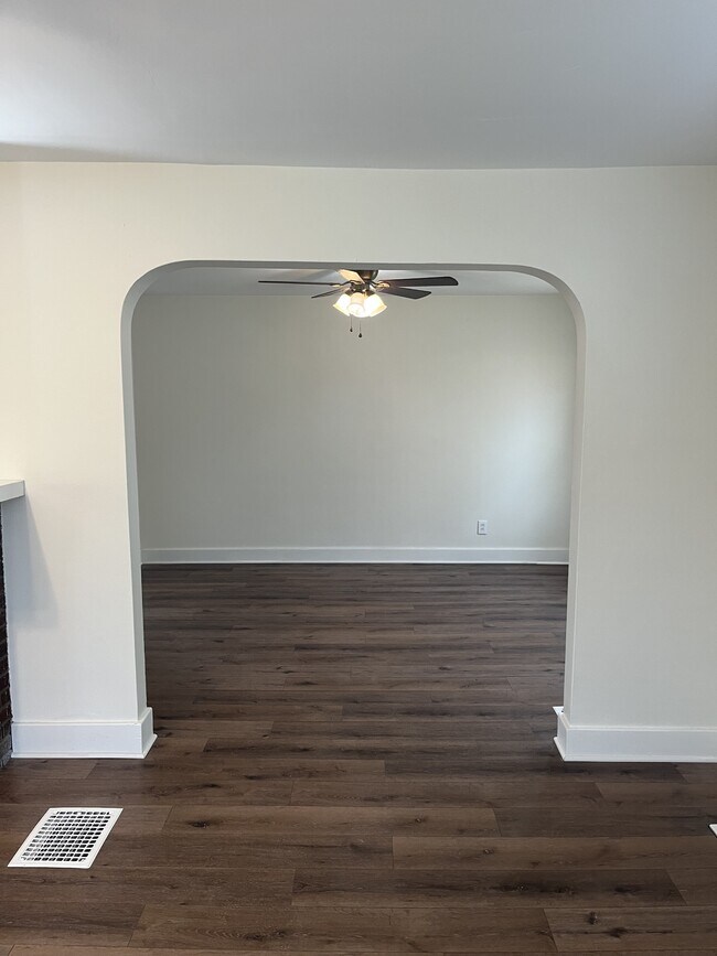 Foto del edificio - 1925 Brookline Ave