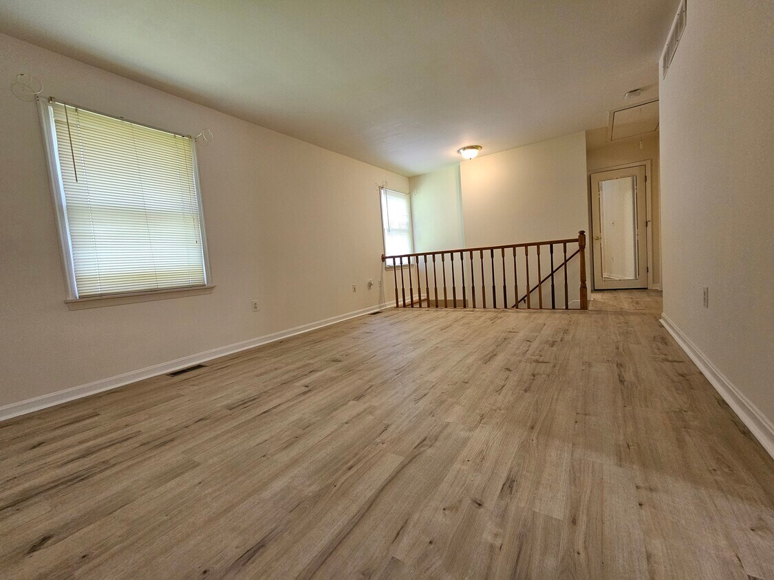 Foto principal - 3917 Hawthorne Rd