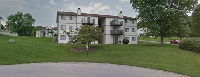 Building Photo - 401 Fairfax Rd
