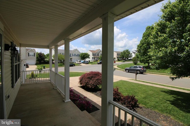 Building Photo - 2 Granite Ct