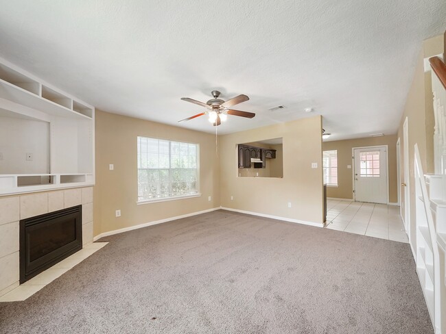 Building Photo - 24023 Strong Pine Dr