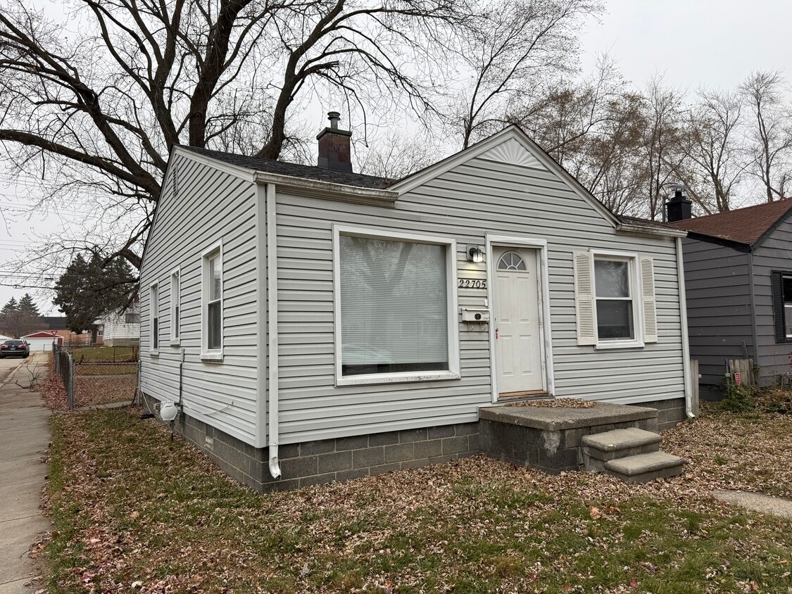 Primary Photo - 22705 Sharrow Ave