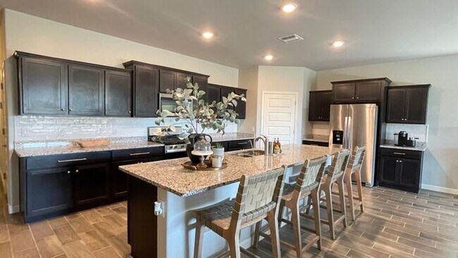 Foto del edificio - MOVE IN SPECIAL- $500 off immediate move in.