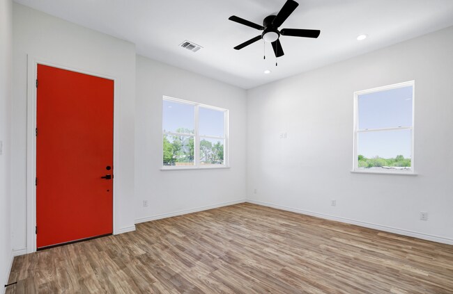 Foto del edificio - Brand new construction Ready for Move In! ...