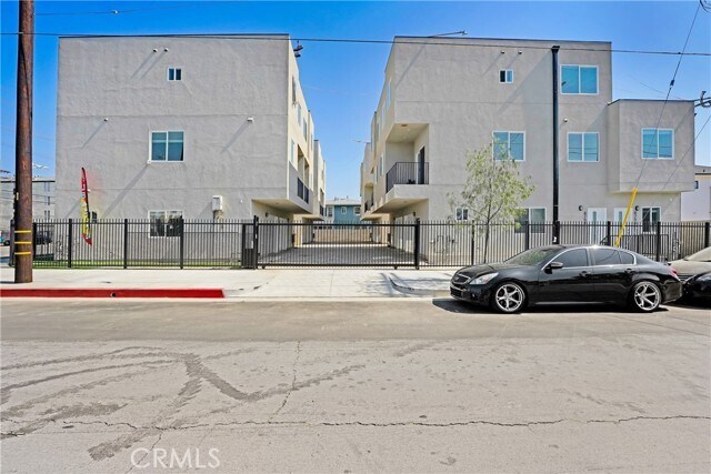 Foto principal - 11950 Vanowen St